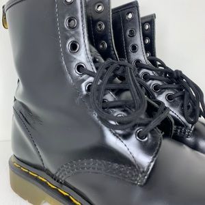 1460 womens smooth leather doctor martens